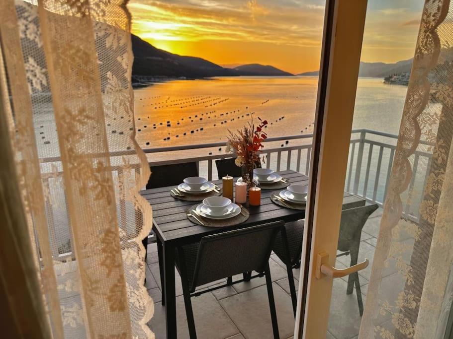 Beautiful Fully Renovated Apartment By The Sea, Large Balcony With Enchanting Views Neum Luaran gambar